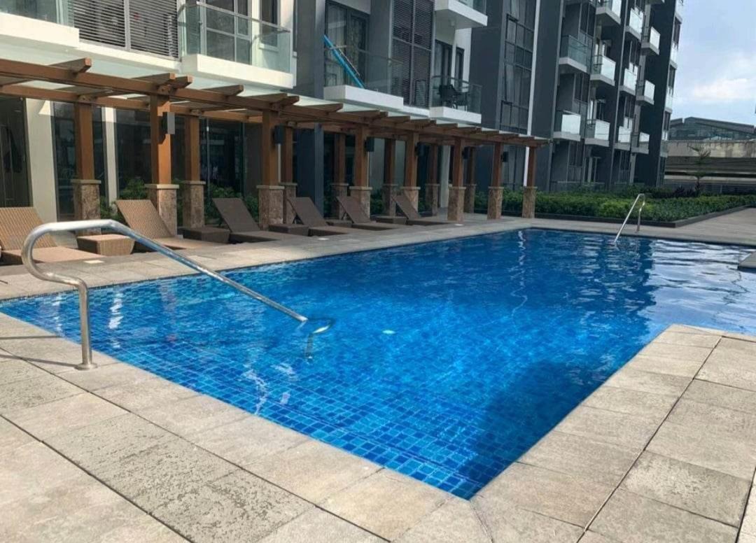 Апарт отель 81 Newport C5 10I Balcony & Pool Across Naia T3 Пасай Экстерьер фото