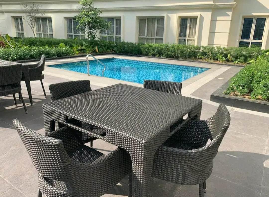 Апарт отель 81 Newport C5 10I Balcony & Pool Across Naia T3 Пасай Экстерьер фото