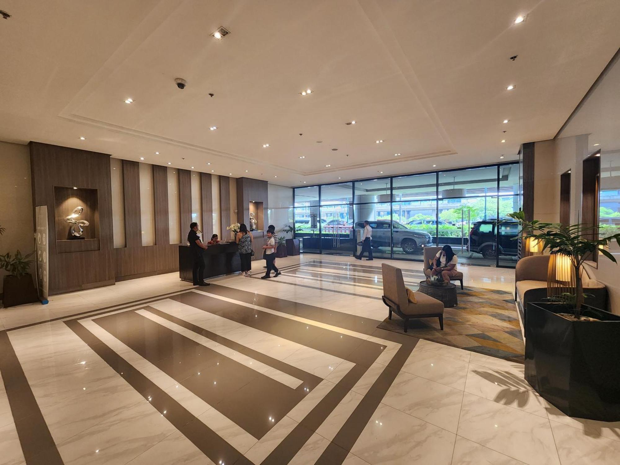 Апарт отель 81 Newport C5 10I Balcony & Pool Across Naia T3 Пасай Экстерьер фото